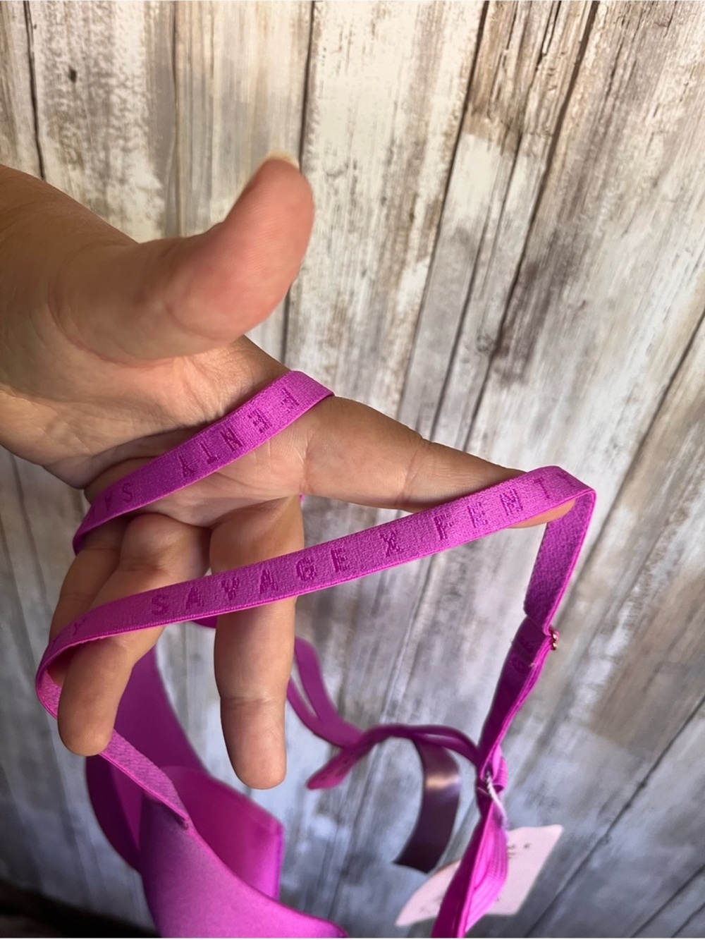 NWT Savage X Fenty Microfiber T-Shirt Bra Pink 32B Logo Straps - Picture 7 of 7